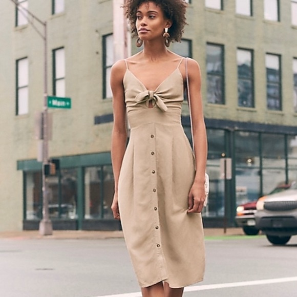 Light Beige Linen Dress - Picture 2 of 2